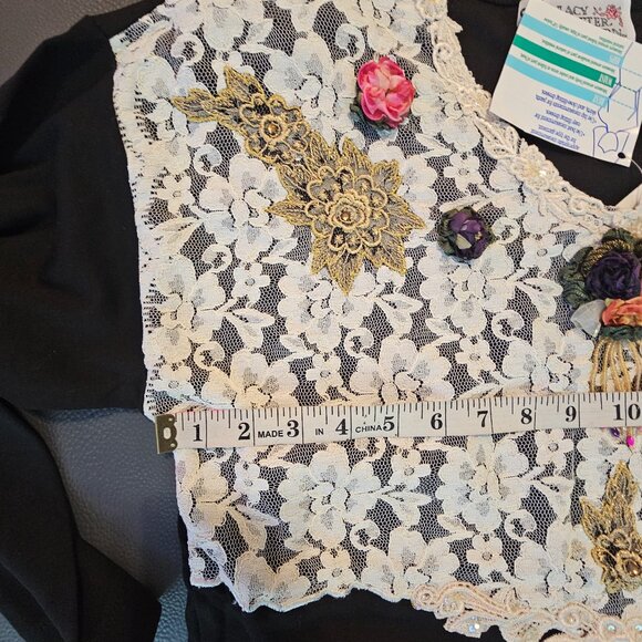 Lacy Afternoon Blouse - Picture 2 of 6